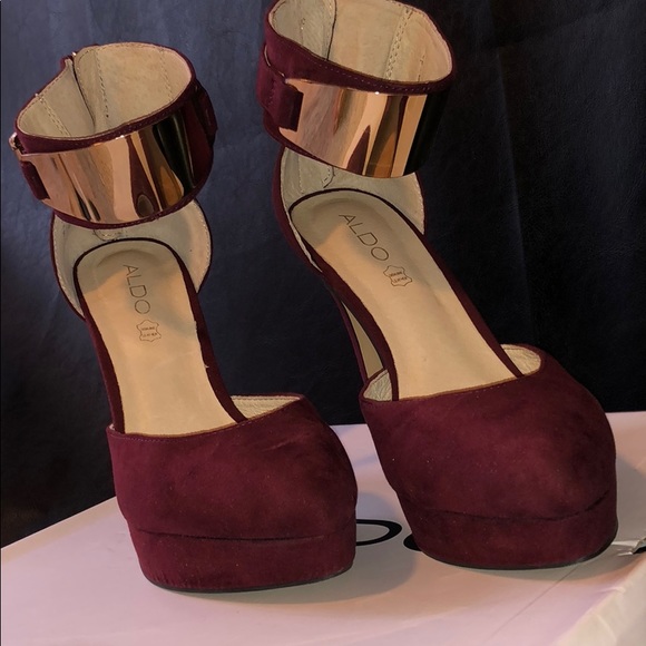 🔥ALDO gold ankle strap Burgundy platform heels - Picture 2 of 5